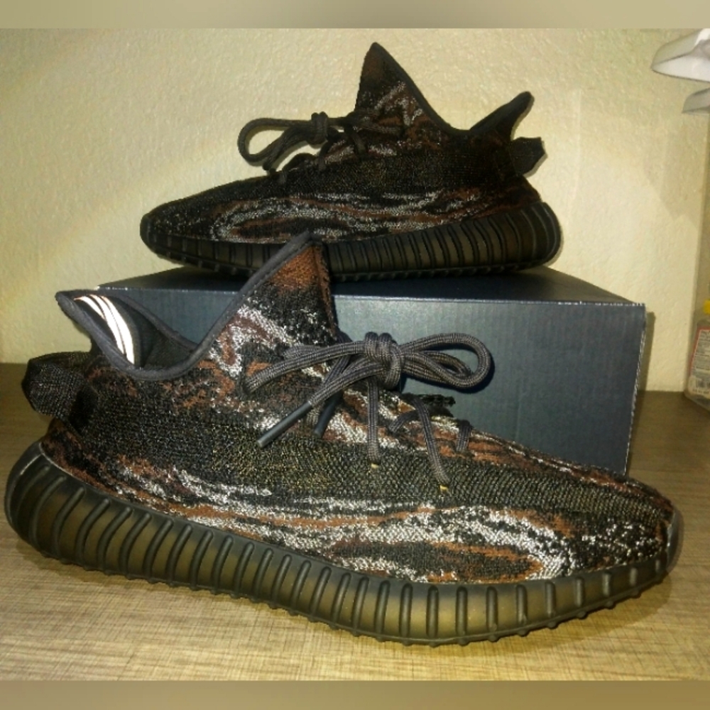 --Adidas-- "Yeezy Boost 350 V2" (MX Rock).... like new